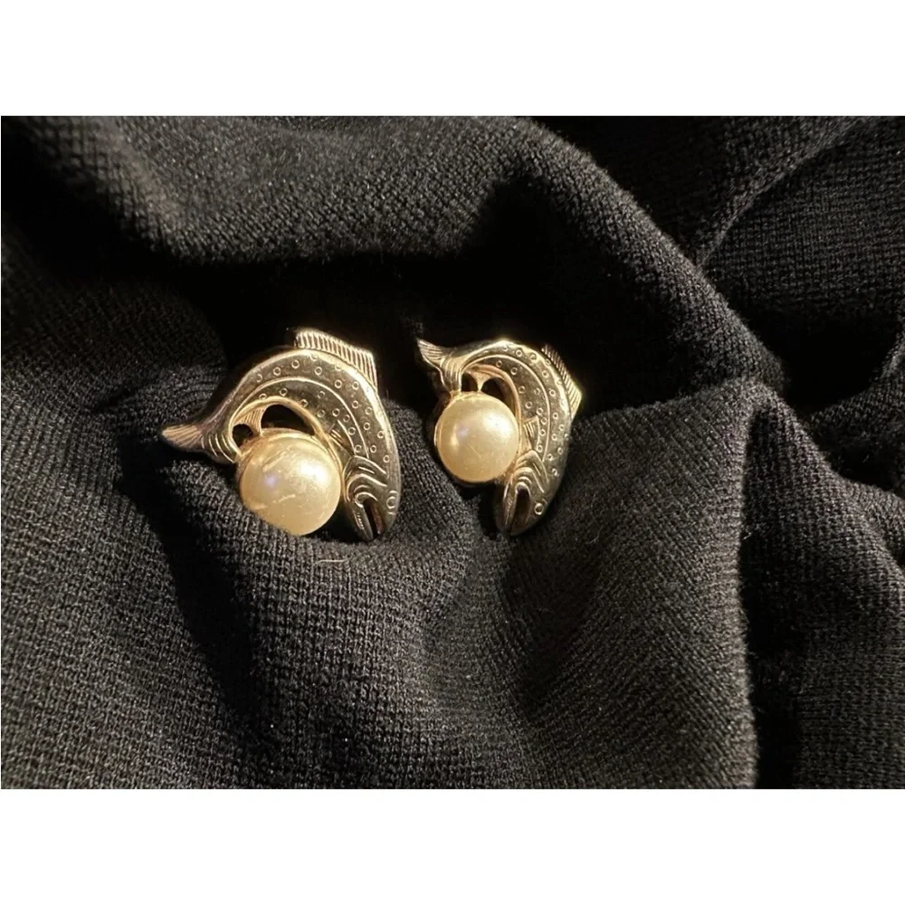 Gold color vintage swank fish ,Dolphin  Cuff links  with Pearls